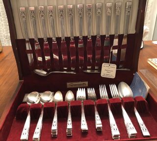 1936 Oneida Community Coronation 64 Piece Silverplate Flatware & Storage Chest