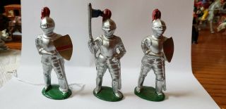 Barclay 3 Knights B - 155 (pennant) And B - 156 (shield) Manoil Lead Toy Soldiers