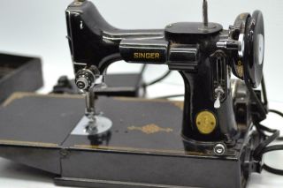 Vintage Antique Singer Portable Electric Sewing Machine 221 - 1 & Case {33796bc}