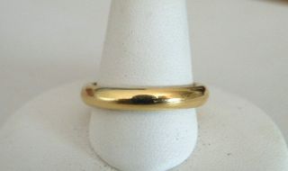 Vintage Solid 18k Yellow Gold Rounded Wedding Band Ring 5.  8 Gm Size 7