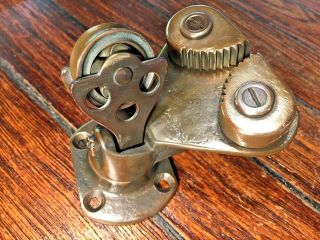 Vintage Merriman Bronze Swivel Base W/bronze Roller Bearing Pulley & Cam - Cleat
