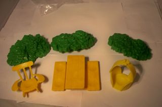 Vtg.  1974 Sears Hasbro Winnie The Pooh Weeble Hunny Tree House Misc.  Accessories