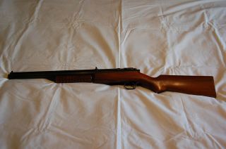 Vintage Benjamin 312 Rifle,  Rebult,  Holds Air,  Shoots 475fps /4 Pumps,  Wood