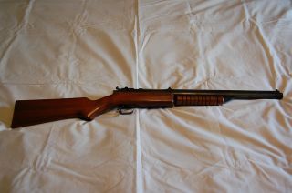 vintage benjamin 312 rifle,  rebult,  holds air,  shoots 475fps /4 pumps,  wood 2