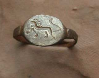 Ancient Roman Bronze Intaglio Seal Ring Lion,  D = 16mm,  1.  2gr.