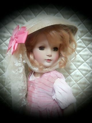 1949 - 1953 Vintage Madame Alexander 21 inch Margaret doll 12