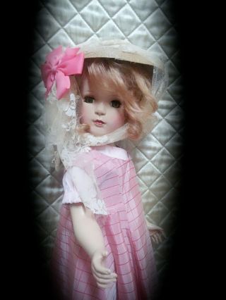 1949 - 1953 Vintage Madame Alexander 21 inch Margaret doll 7