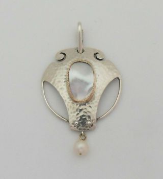 ARTS & CRAFTS DESIGNER PENDANT BY MURRLE BENNETT SILVER & MOTHER OF PEARL 2