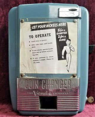 Mid Century Vendo Co.  Coin Changer Vintage Nickel Machine With Key 197