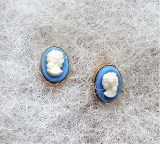 Vintage Wedgwood 14K Yellow Gold Blue White Cameo Pierced Post Earrings 6