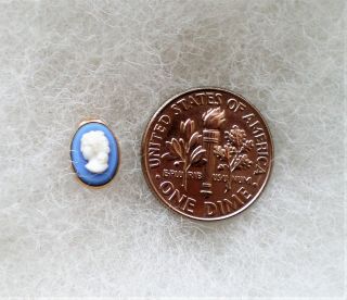 Vintage Wedgwood 14K Yellow Gold Blue White Cameo Pierced Post Earrings 7