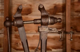 CLEANED Antique Vtg Blacksmith Post Vise Tool 4 