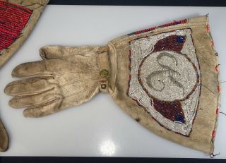 Antique Vintage Native American Beaded Hide Leather Gloves Circle K - 54908 9