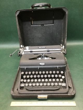 Vintage Royal Portable Quiet Deluxe Typewriter W/ Case