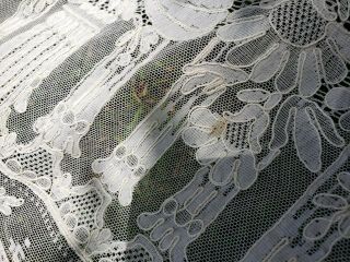 Vintage figural alencon lace tablecloth & (13) matching linen lace napkins 8