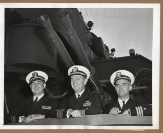 1945 Officers Of Cl - 47 Uss Boise In York For May Day News Photo