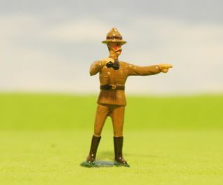 Boy Scout Leader With Binoculars Britains Scale Lead Figure (388)