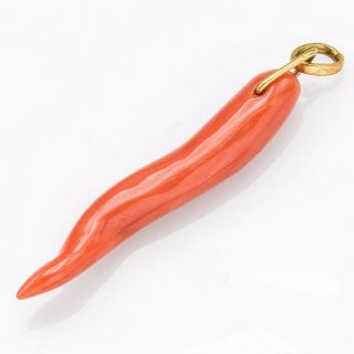 Vintage 18k Yellow Gold Red Coral Chilli Pepper Pendant 3.  1 Grams