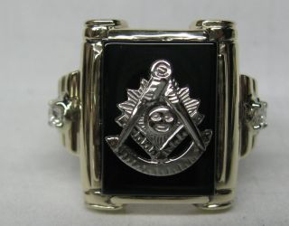 Vintage 10k Solid Gold Past Master.  20 Ct.  Diamond Black Onyx Masonic Ring