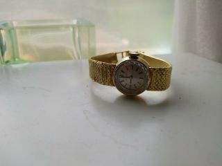Ladies Vintage Gubelin 18k Gold Mesh Wind - Up Wrist Watch.