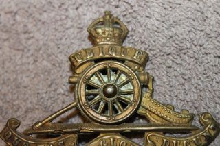 WW2 British Army Artillery Metal Hat Badge w/Prong & Moving Wheel 2