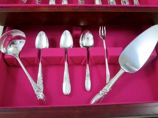 Vtg ONEIDA COMMUNITY Silverplate WHITE ORCHID 65pc Flatware & Serving w/Chest 3