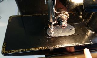 RAREST portable vintage electric SINGER sewing machine 222K featherweight 3