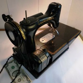 RAREST portable vintage electric SINGER sewing machine 222K featherweight 6