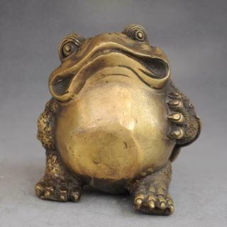 China Old Fengshui Pure Copper Hand - Carved Wealth Toad Statue D01