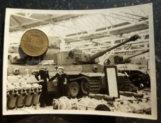 Wwii Germany Tank Panzer Tiger Museum Display Private Uk Soldier 50s 60s Photo