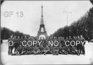 Ww2 Big Photo,  German Soldier Eiffel Tower In Paris France,  Rare