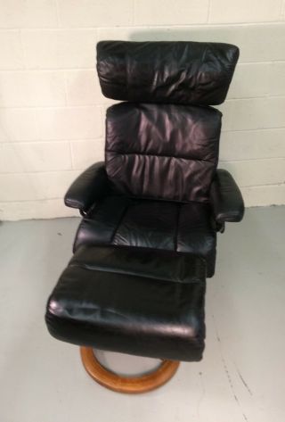 Ekornes Vintage Stressless Black Leather Recliner & Ottoman Wood base Large 3