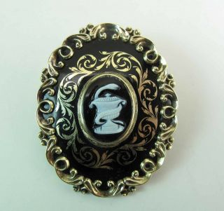 Early Victorian Enameled 14k Gold Mourning Brooch With Pâte Sur Pâte Ornament