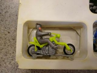 HOT WHEELS REDLINE RRRumblers Gift set with 5 riders and bikes Very Rare 5