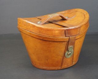 Stunning Vintage Leather Bucket Hatbox 4