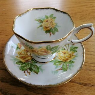 ROYAL ALBERT Bone China - - Tea Cup & Saucer - Made In England 2