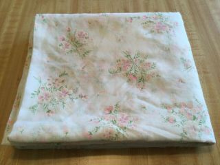 VINTAGE FLOCKED FABRIC WHITE SHEER W / PINK CREAM GREEN FLOWERS BOUQUETS 4 YDS, 10