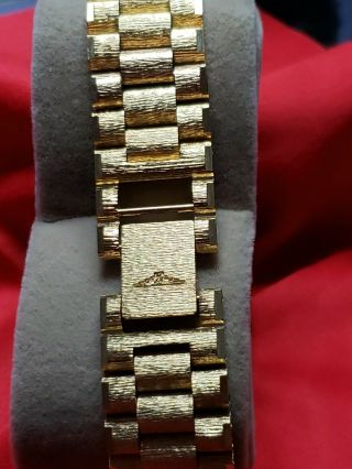 vintage Gents gold tone Longines quartz date dress watch with link bracelet. 3