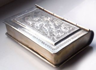 VICTORIAN SILVER PLATED BRIGHT CUT ENGRAVED SNUFF BOX - BOOK FORM 5