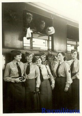 Rare: Female Wehrmacht Helferin Blitzmädel Girls By Railway Car In Station