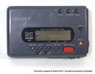 Vintage Sony TCD - D7 Walkman DAT Recorder 2