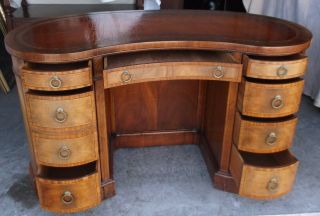 Vintage Sligh kidney Shaped Mahogany Desk 2