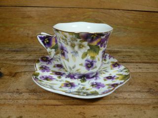 Elegant Porcelain Butterfly Handle Tea Cup and Saucer Set With Purple Violets 3
