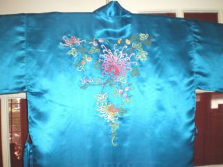 Fine Old Chinese Turquoise Silk Robe/kimono W/embroidered Chrysanthemums