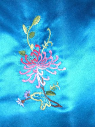 FINE Old Chinese Turquoise Silk Robe/Kimono w/Embroidered Chrysanthemums 7