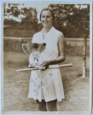 Dorothy Round 1934 & 37 Wimbledon Champion Vintage Signed Tennis Photograph