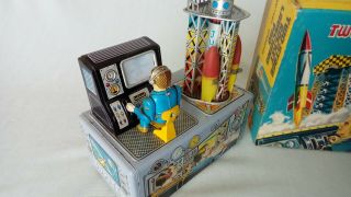 Vintage Jupiter Tin Toy Two Stage Rocket Lauching Pad 4