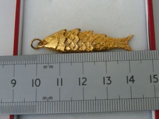 A Vintage 9ct Gold Articulated Fish Charm/fob/pendant 6.  5.  Grms