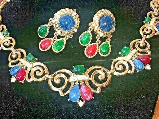 Vintage Trifari Cabochon Mohgul Style Gold - Tone Necklace & Clip On Earrings