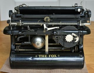 Fox ' Visible ' Typewriter Model No.  24 w/ Case Top Antique Vintage 5